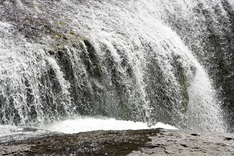 Queda na cachoeira…